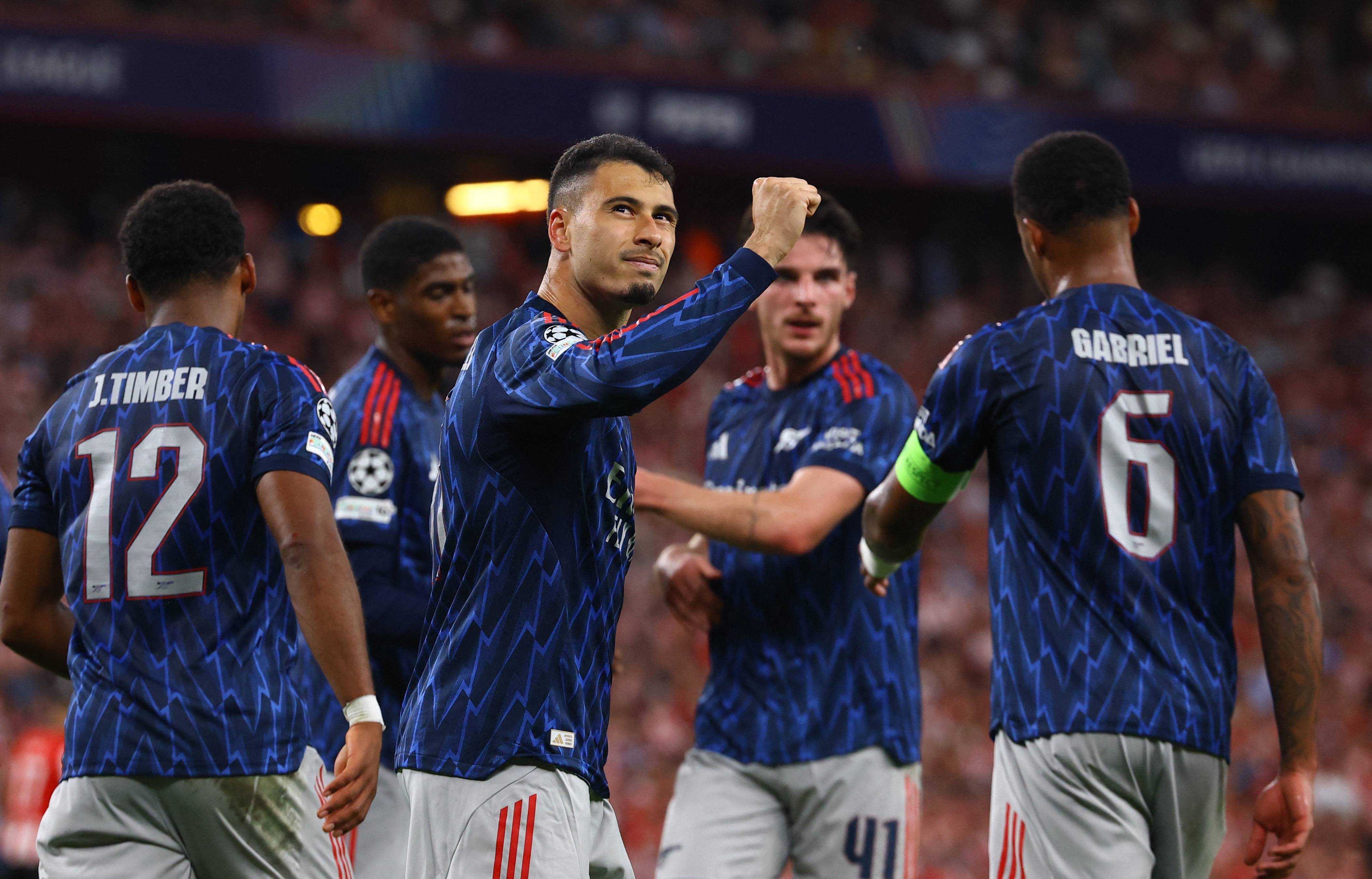 包含今晨斯图加特战术微调——德甲节点到来，底气十足，阵容厚度经受考验的词条